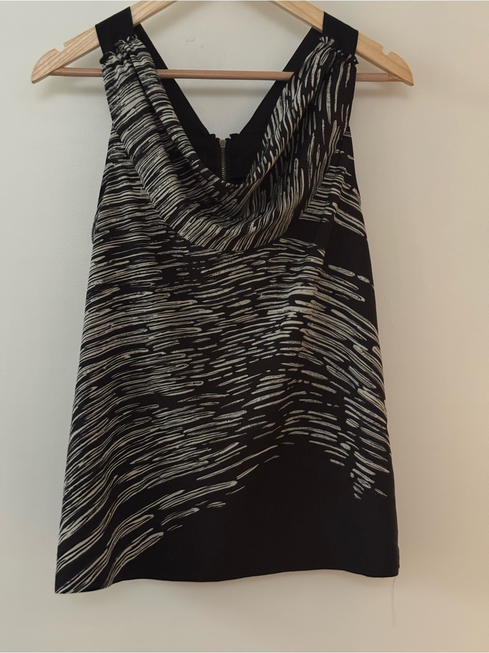Calvin Klein Black White Abstract Print Sleeveless Blouse Top Size Small